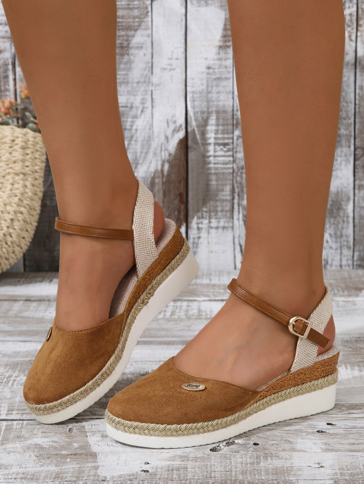 Dame Wedge-sandaler med elastiske stropper og komfortabel fodsengsdesign Stilla