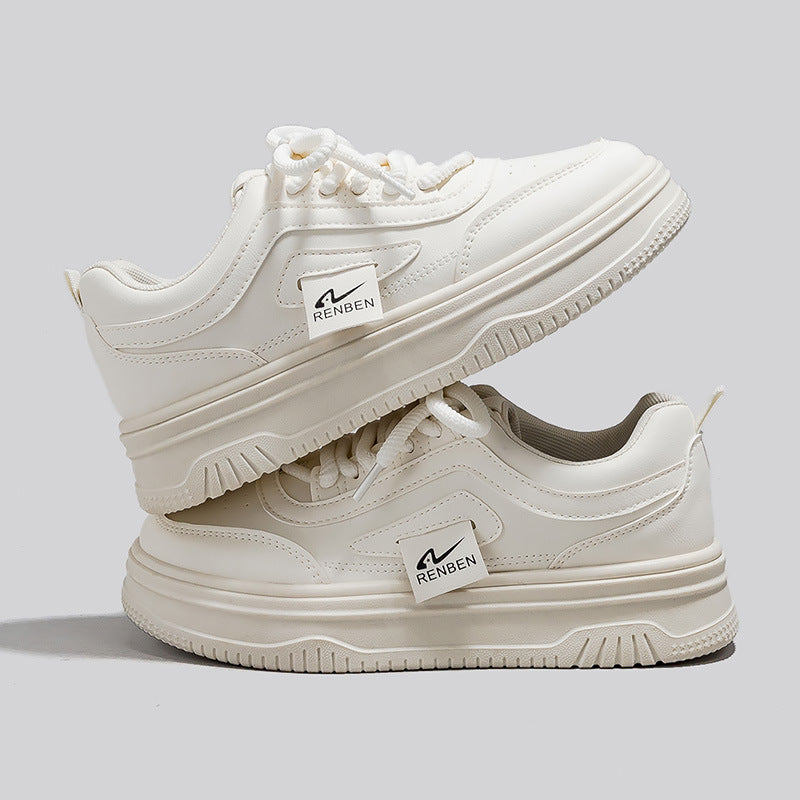 Dame sneakers i sporty og behageligt design med tykk sål og åndbare egenskaber Stilla