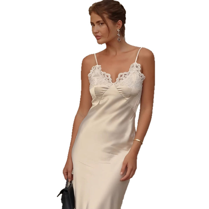 Dame elegant satin maxi kjole med blonder trim og smal strop design Skovae