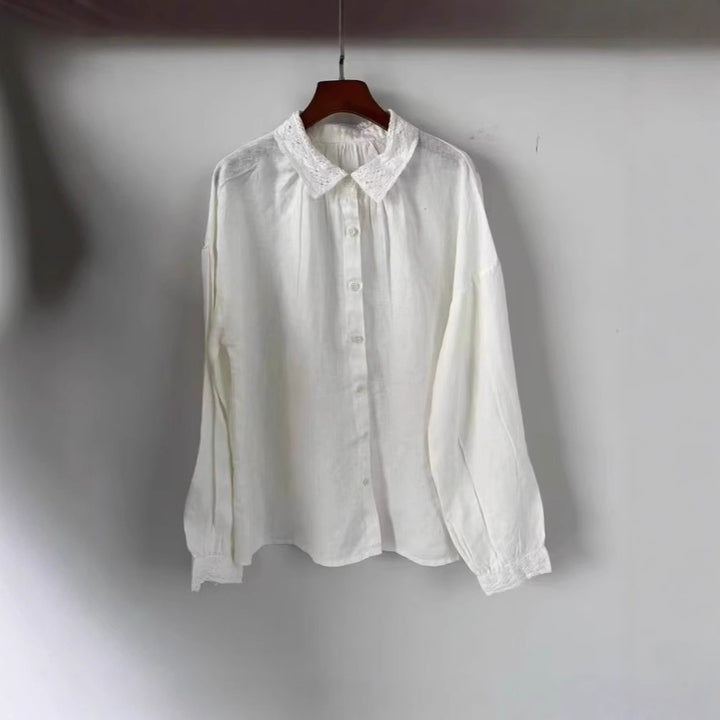 Femme Elegante Linned Button-Up Bluse med Broderet Krave Stilla