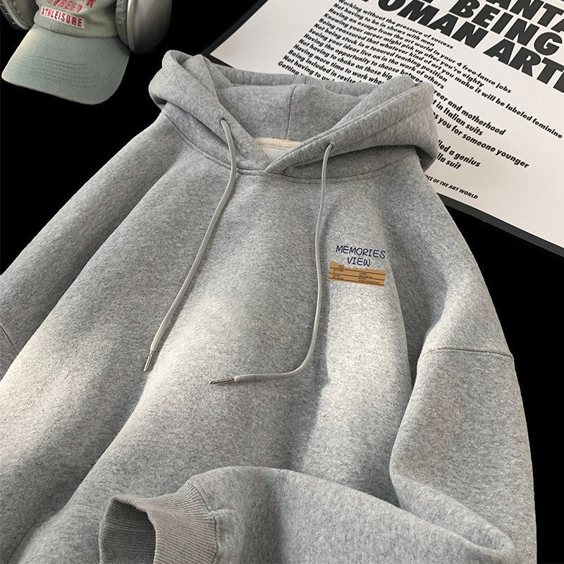 Kvinders hoodie med moderne branding og komfortabel pasform Skovae