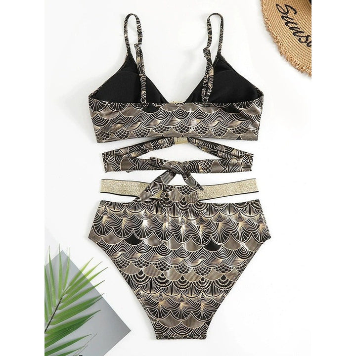 Dame triangel-bikini med glamorøst indpakningsdesign og elegante accenter Skovae