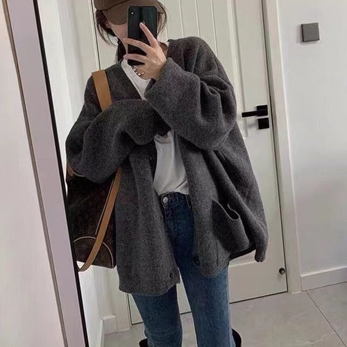 Kvindernes oversized cardigan med praktiske lommer og V-hals Stilla