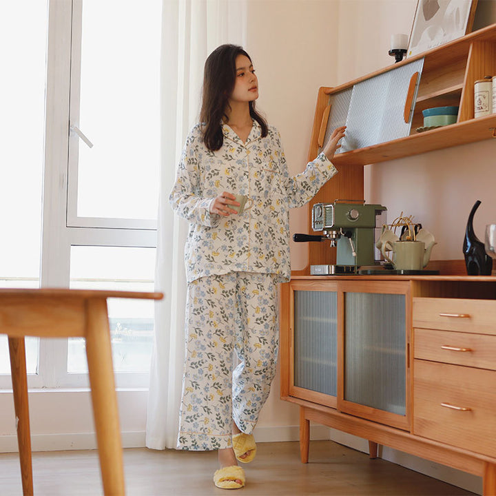 Dame elegant natwear-kombination i åndbart bomuld med blomsterdesign Stilla