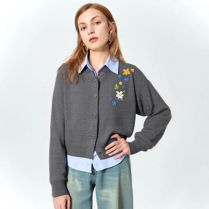 Kvinders chunky strik sweater med blomsterdetalje på ryggen og løs pasform Stilla