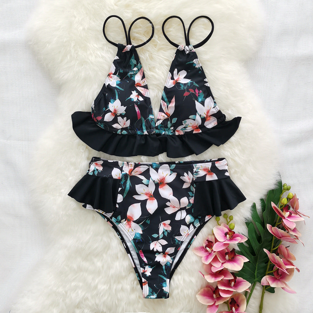 Dame bikini sæt med voluminøst flæse design og florale accenter Stilla