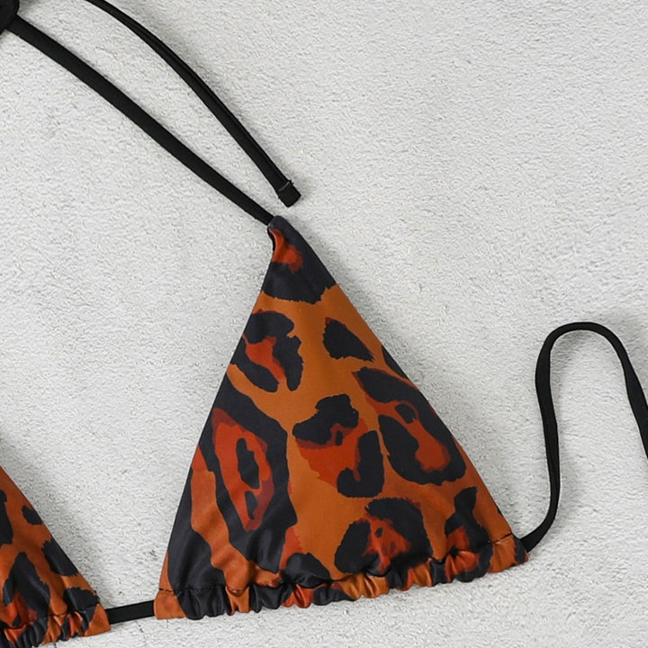 Femme Triangle Bikini Sæt med Høj-Benudskæring Stil Stilla
