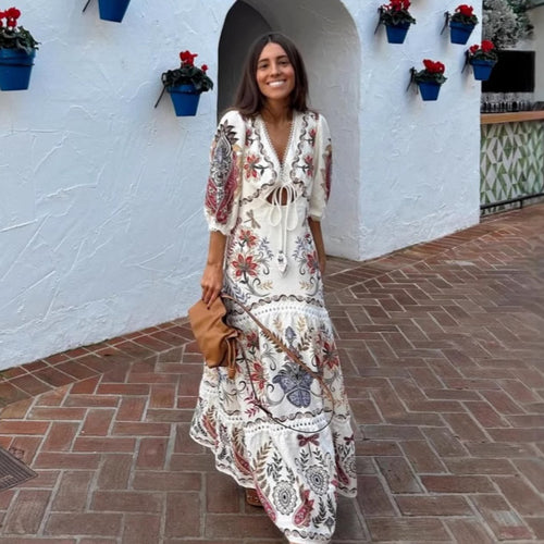 Femme Bohemian Floral Print Maxi Kjole med broderede detaljer Stilla