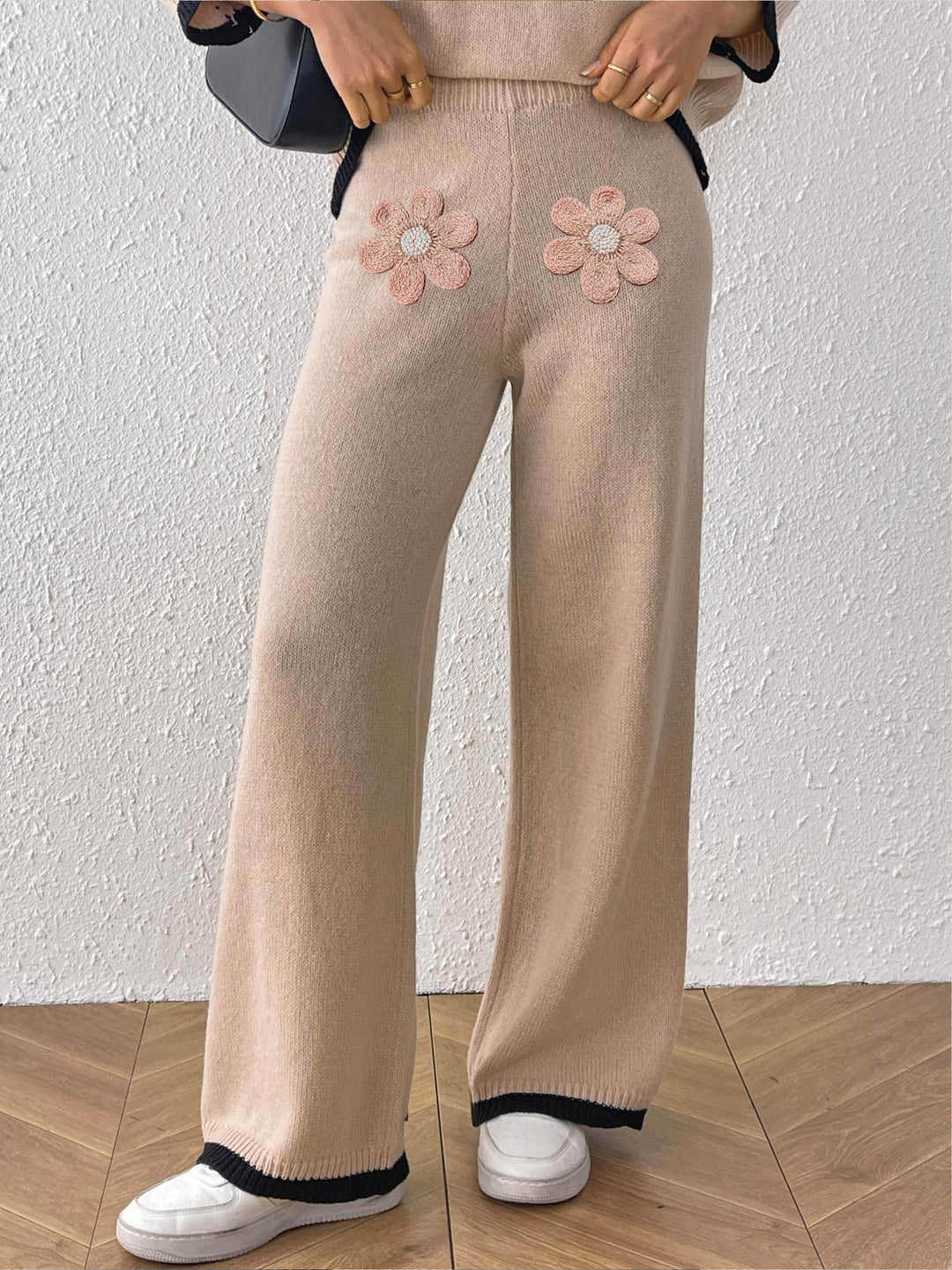 Damer komfortable strikbukser med blomsterapplikationsdesign Skovae
