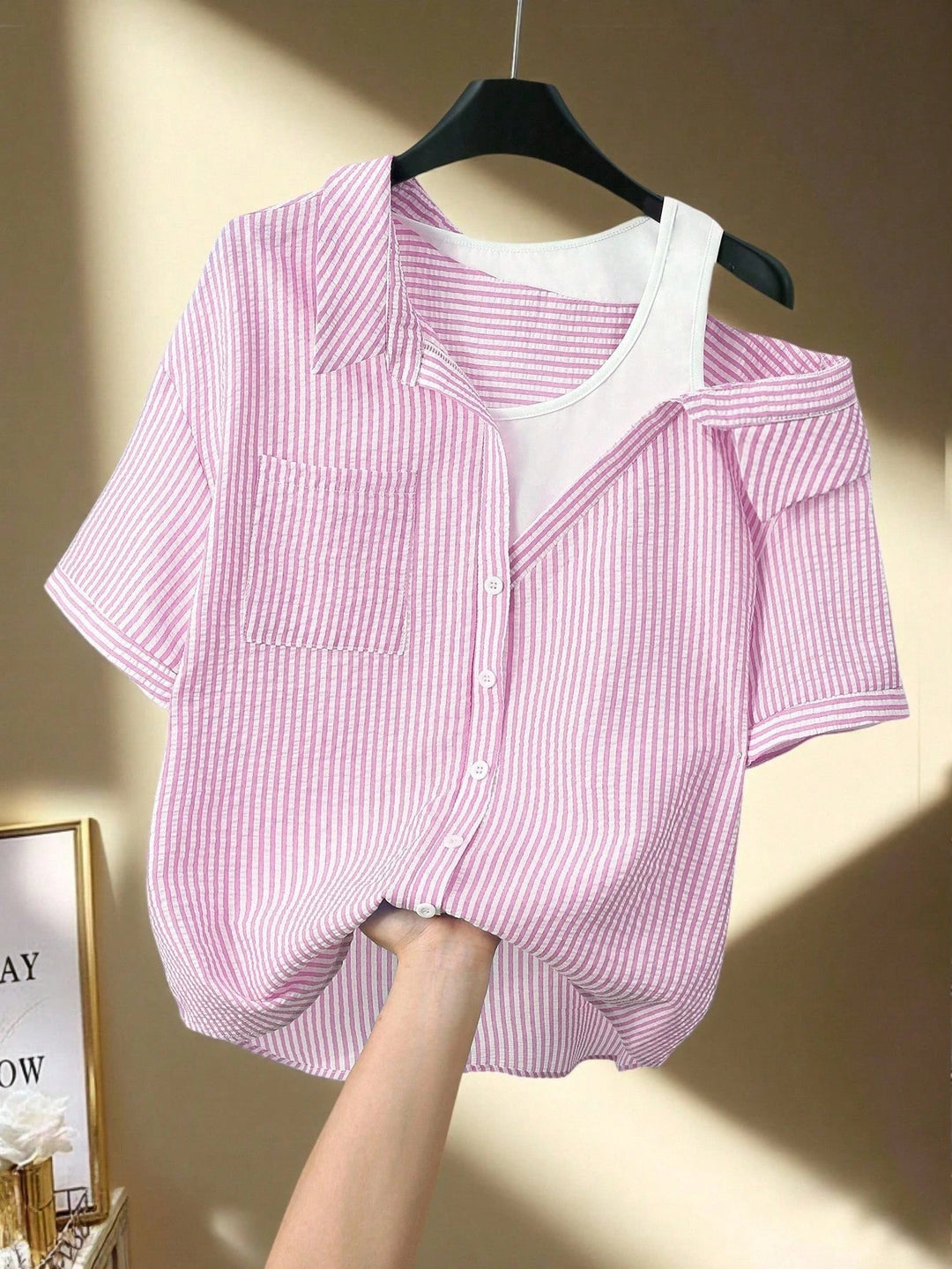 Dame casual bluse med moderne snit og asymmetrisk design Skovae