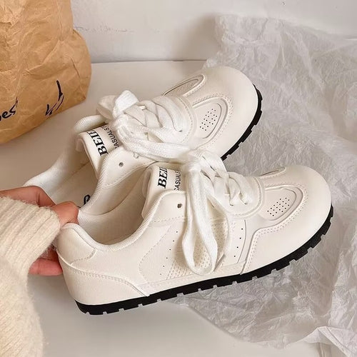 Dame Sneakers i sporty design med åndbar overfladestruktur og skridsikker sål Stilla