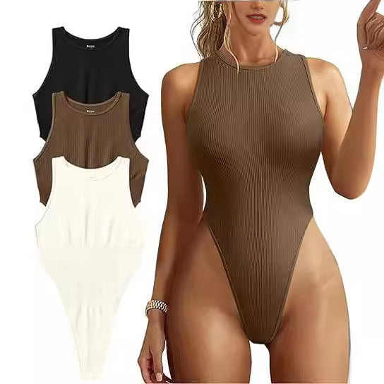 Dame badesuit med elegant, figursyet snit og høj halsudskæring Stilla