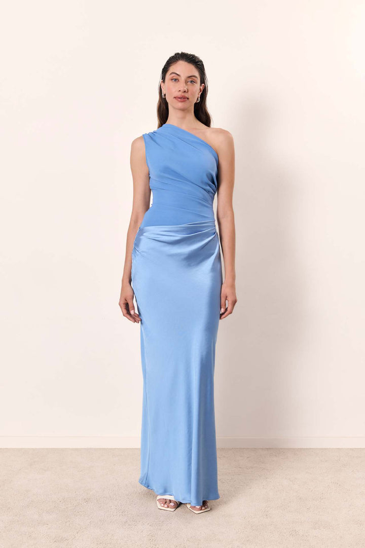 Dame elegant aften kjole med asymmetrisk snit og flydende design Skovae