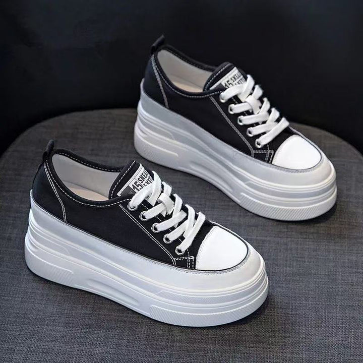 Dame Plateau-Sneakers med moderigtigt canvas-overmateriale og åndbar støddæmpning Stilla