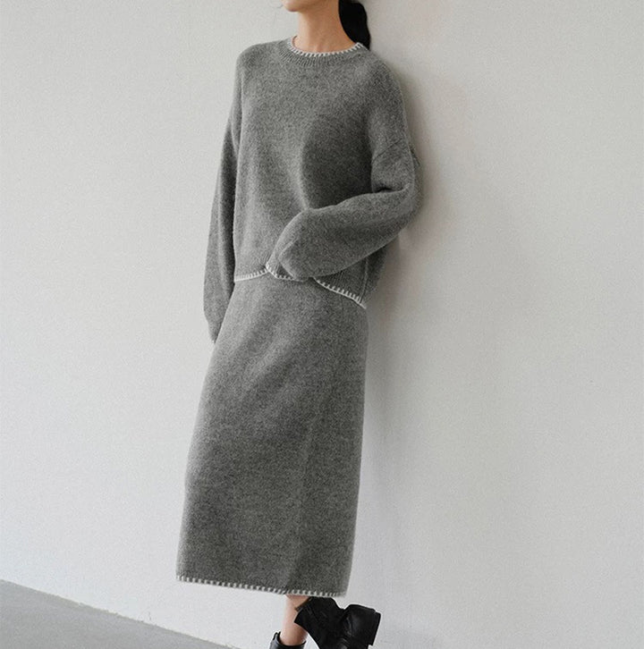 Kvinders hyggelige strik ensemble med elegante detaljer Stilla