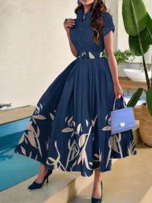 Dame Maxikjole med blomstret print og feminin silhuet Skovae