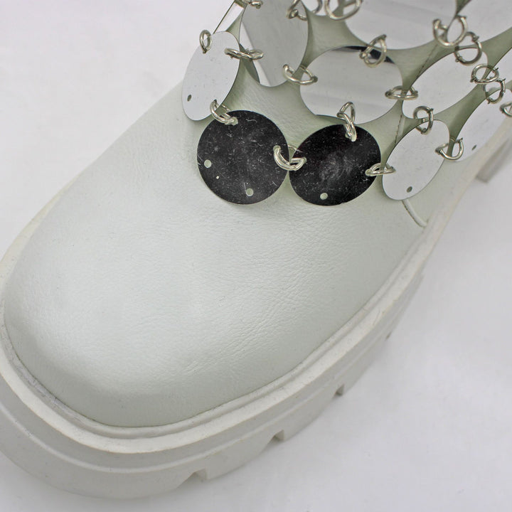 Femme Chunky High-Top platformstøvler med dekorative metalliske skiver Stilla