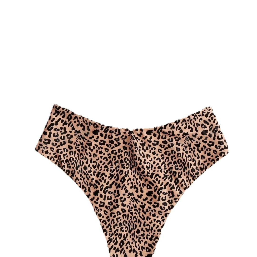Dame Bandeau-bikini med moderigtigt leopardmønster og elegant snit Stilla