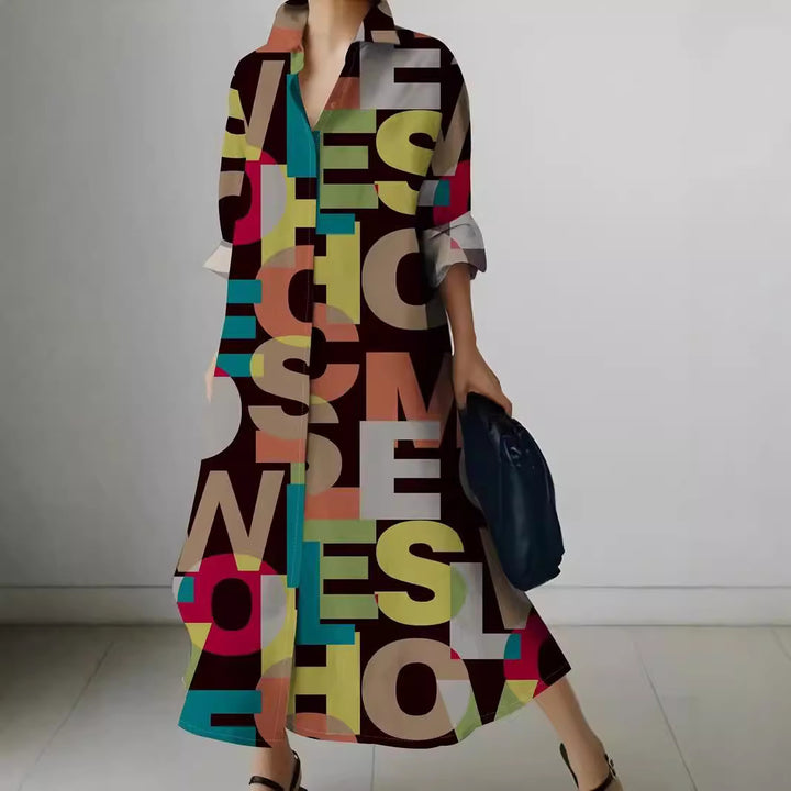 Dame skjortekjole med farverig lettering-design og let stof Stilla