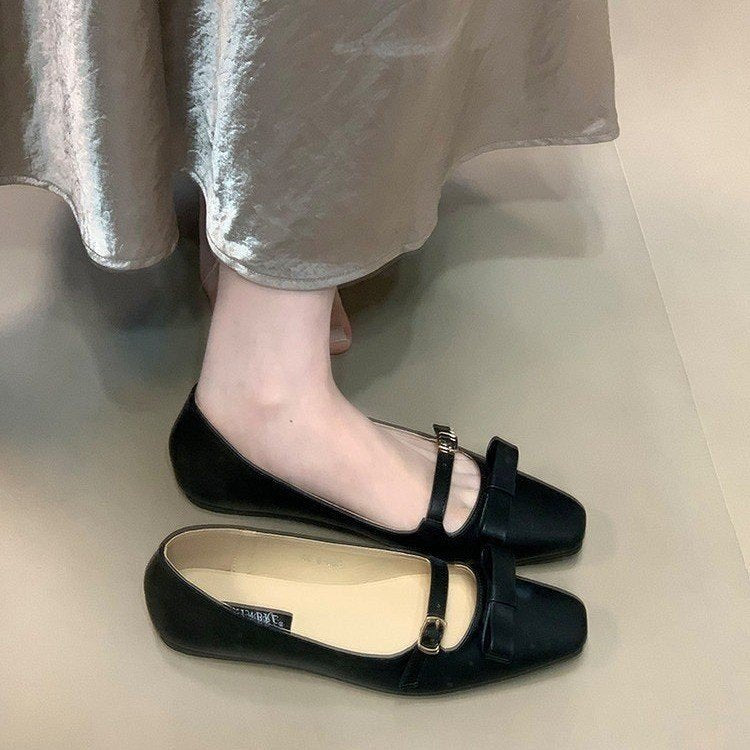 Dame Ballerinas med moderne sløjfe- og tværrem-applikation Stilla