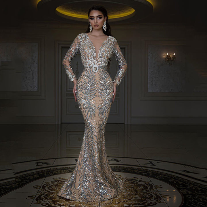 Dame Glamourøse Couture-aftenkjole med transparente ærmer og detaljeret palietbroderi Stilla