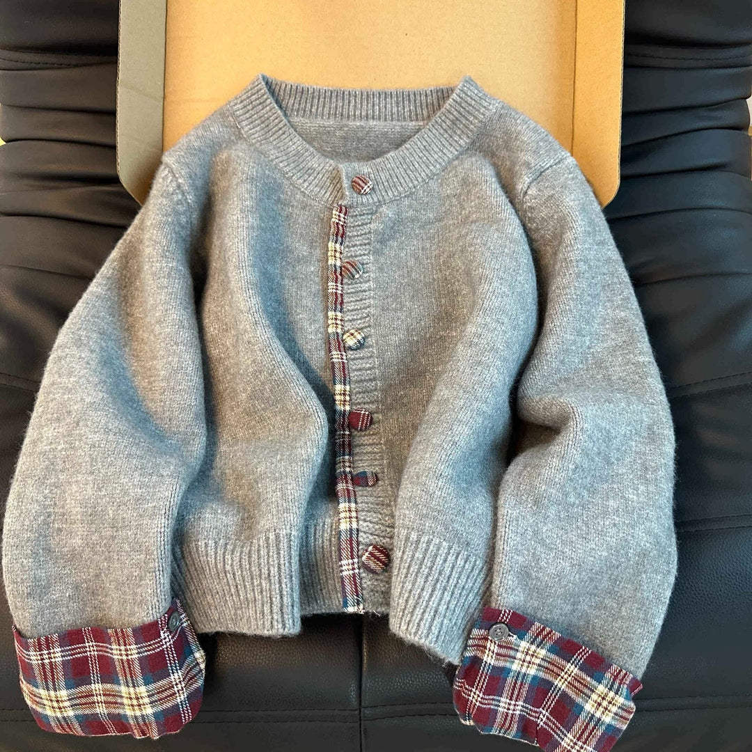 Dame cardigan med kreativ knapdesign og kontrasterende for Stilla