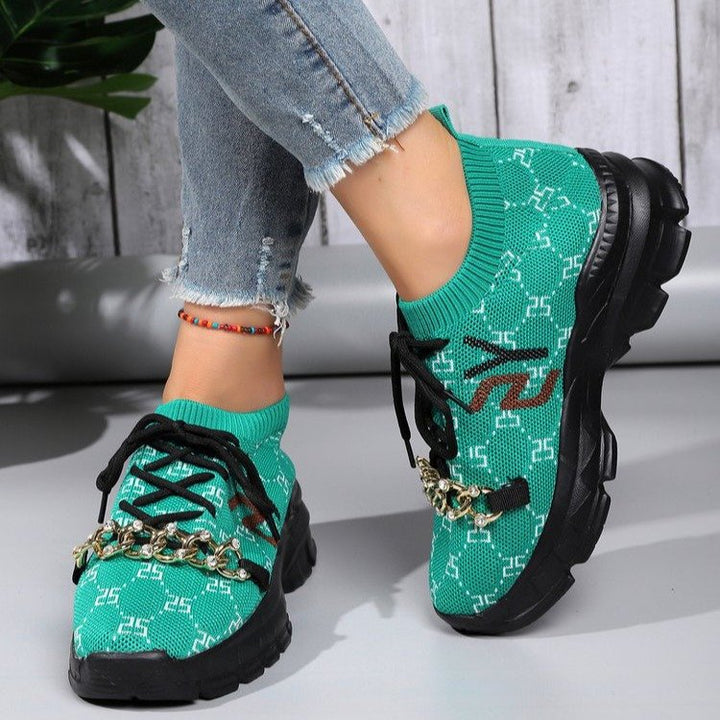 Dame Sporty Sneakers med moderigtigt strikoverdel og elegant smykkedekoration Stilla