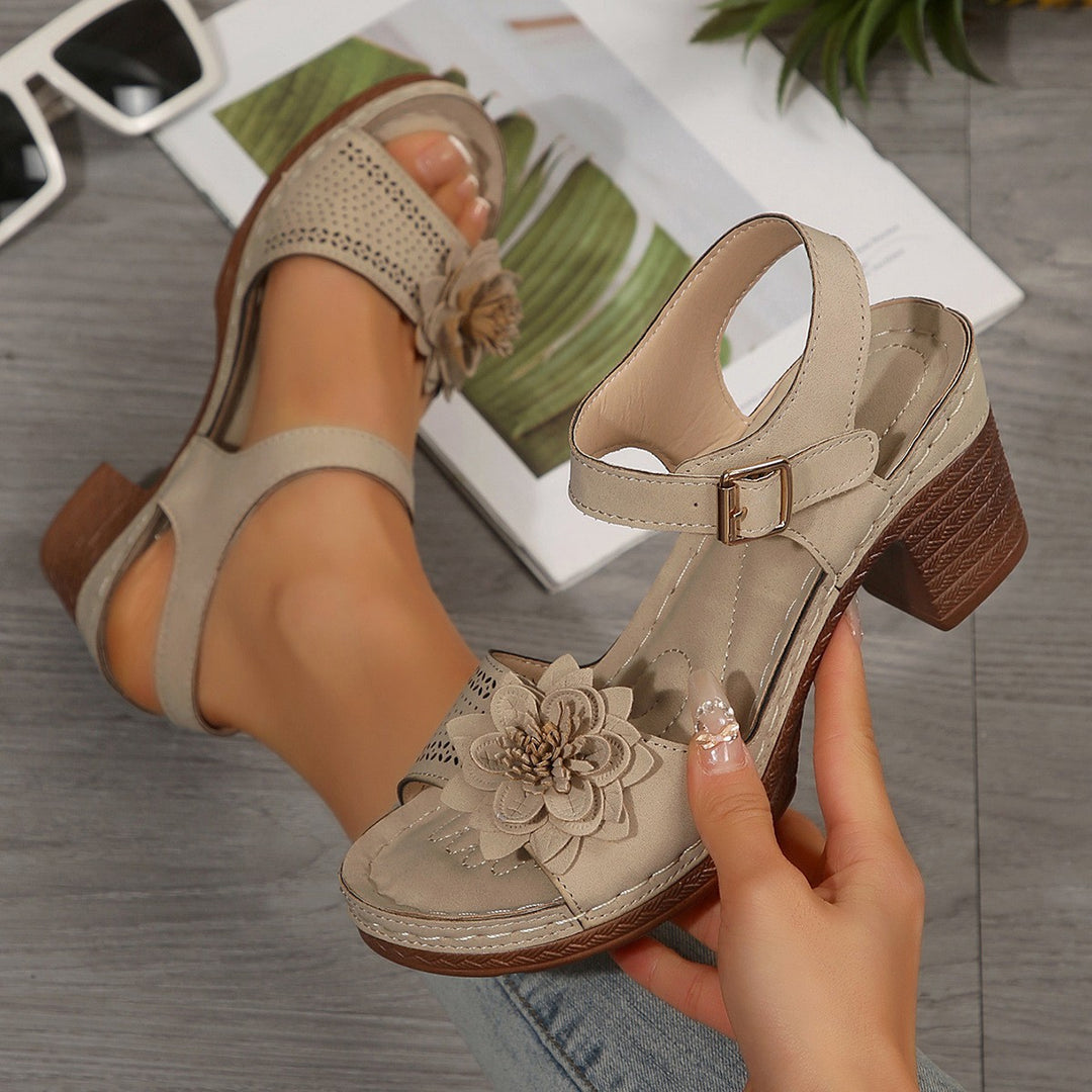 Dame High-Heel Sandaler med blomsterapplikationsdesign og behagelig sål Stilla