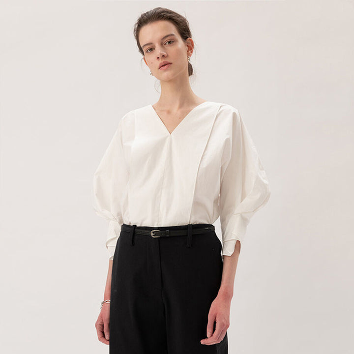 Dame klassisk bluse med voluminøse ærmer og V-udskæring Stilla