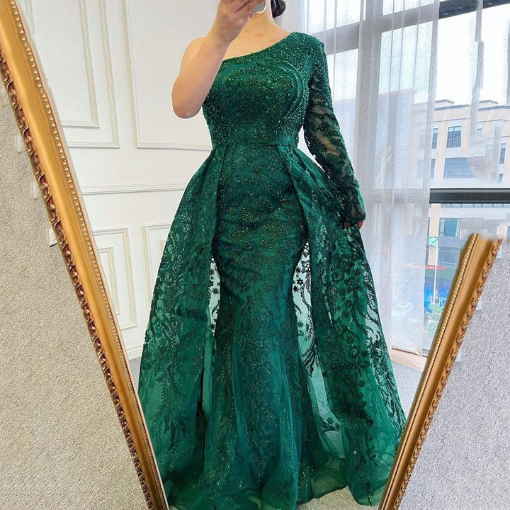 Dame Elegant og raffineret aftenkjole med asymmetrisk snit Stilla