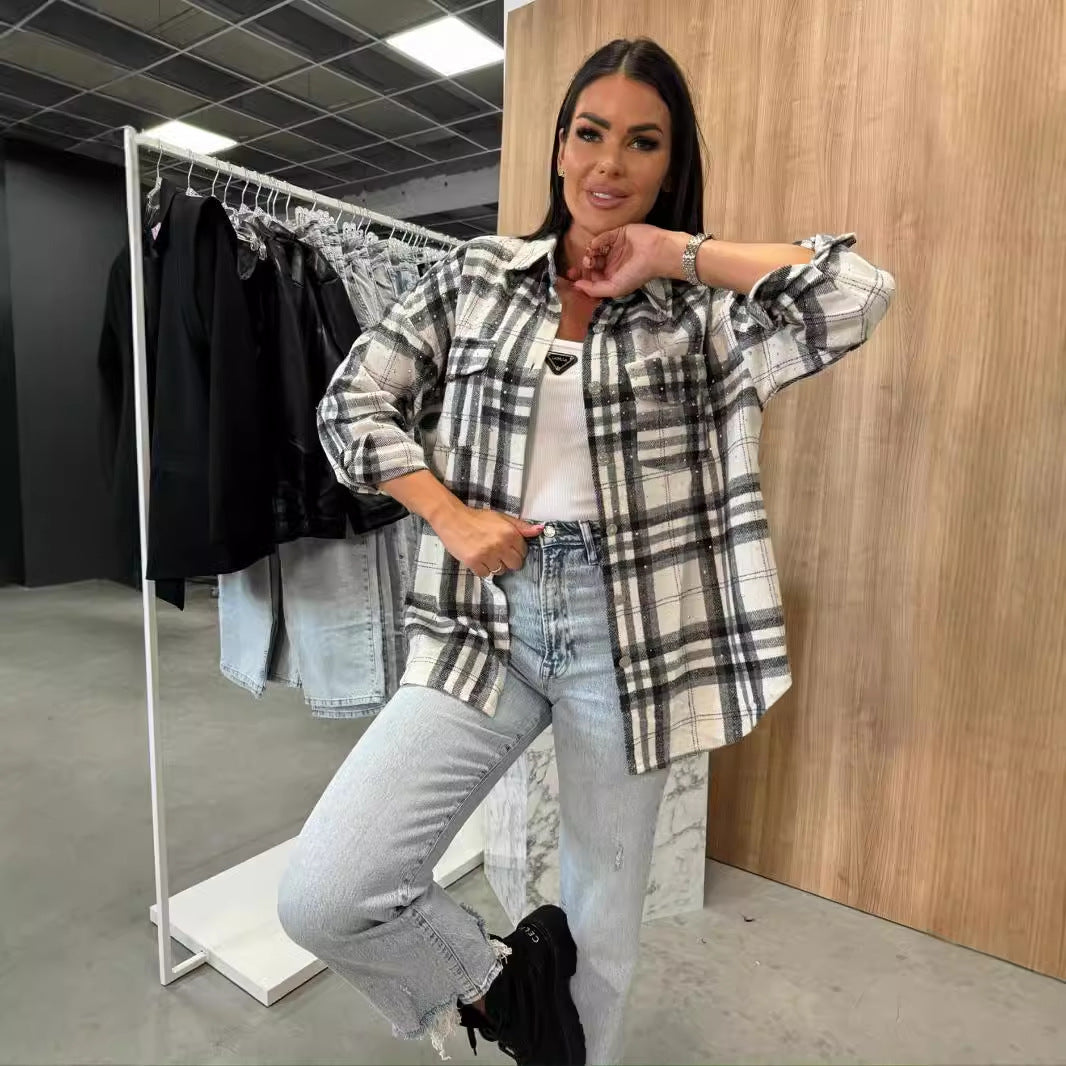 Kvinders afslappede ternet bluse i en oversized pasform med praktiske brystlommer Stilla