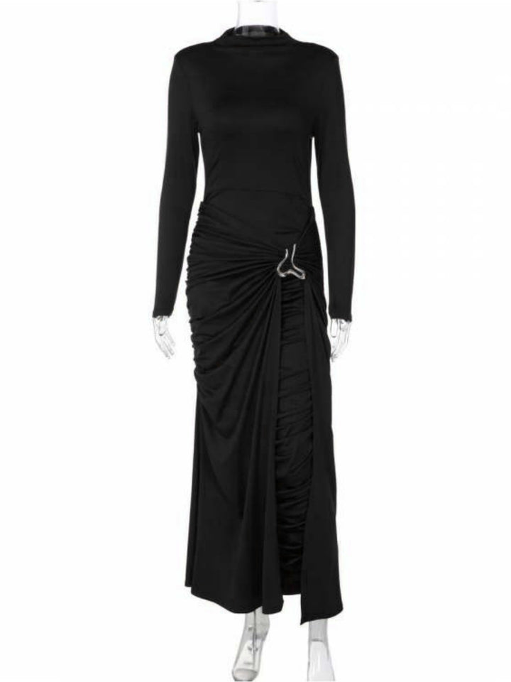 Dame Elegant kjole med innovativt design og kunstnerisk drapering Skovae