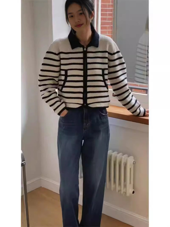 Dame stribet kort jakke med praktisk lynlås og sidelommer Stilla