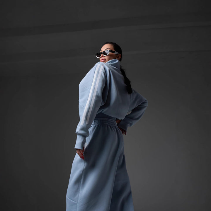 Damer stilfuld fritidssæt i moderne oversized design med høj krave og elastisk talje Stilla