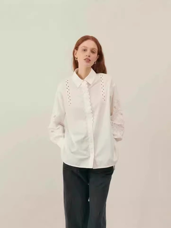 Damebluse med romantiske spidsede detaljer og elegante elementer Stilla