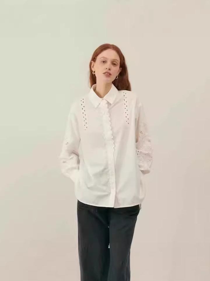 Damebluse med romantiske spidsede detaljer og elegante elementer Stilla