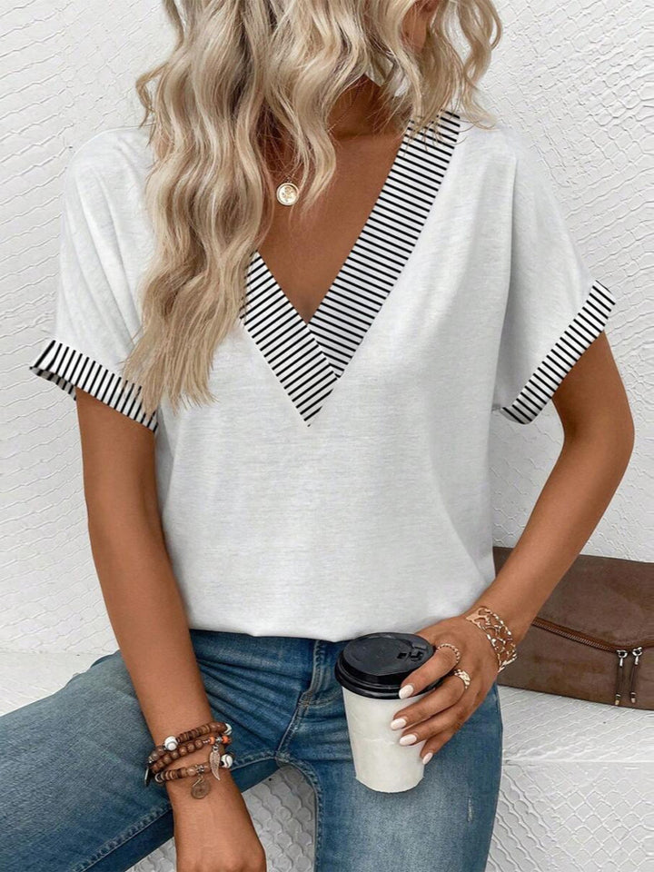 Dame V-hals T-shirt med stribede detaljer Stilla