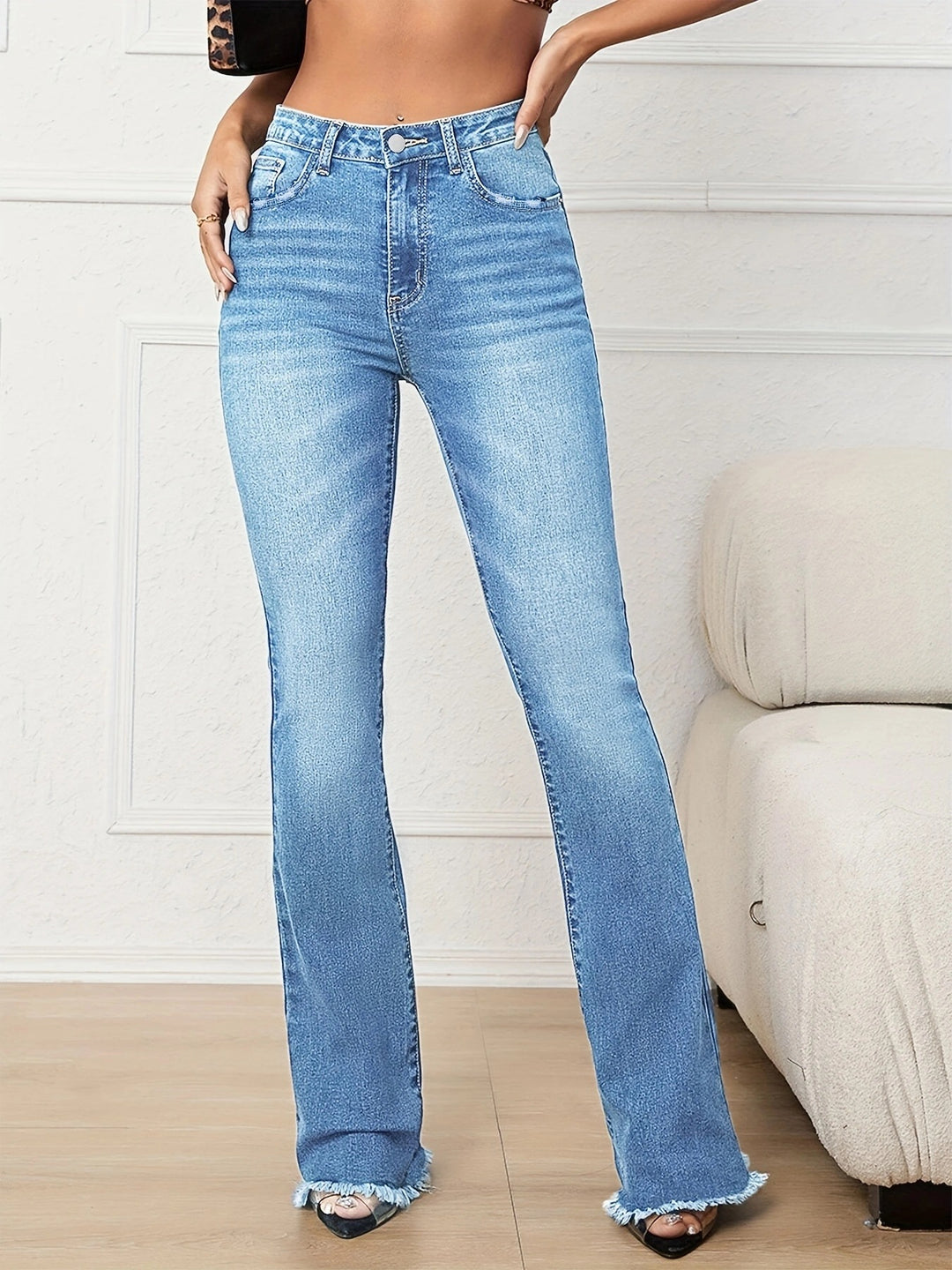 Dame Flared Jeans med frynset kant og høj talje Stilla