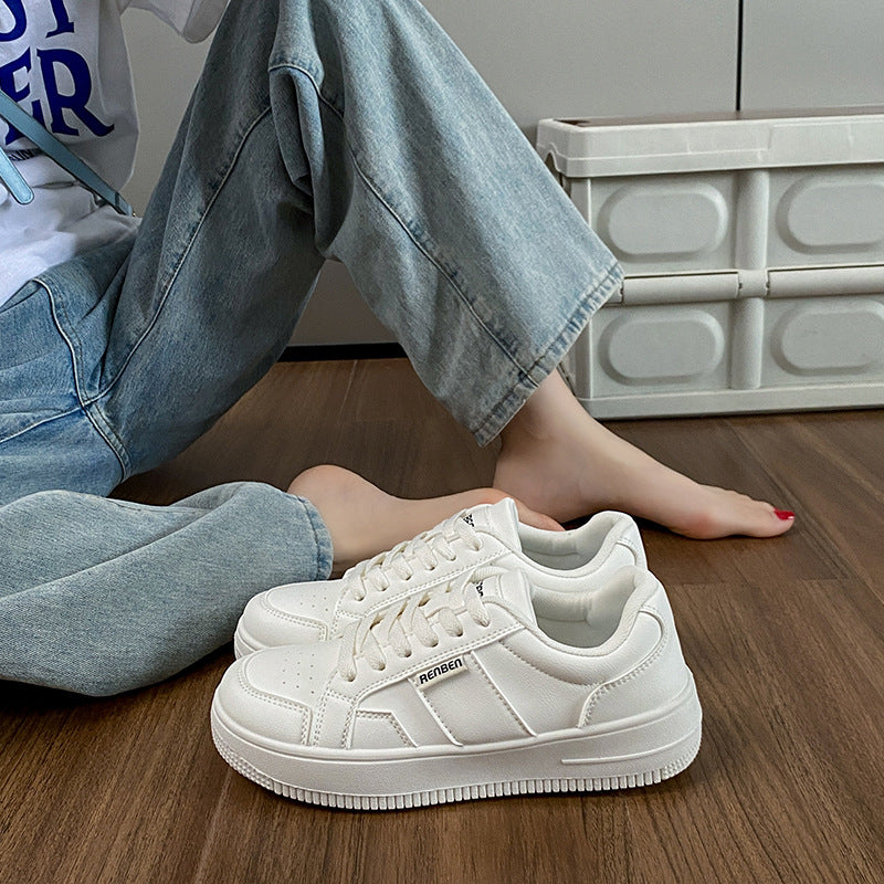 Dame fritidssneakers med åndbar sål og sporty design Stilla