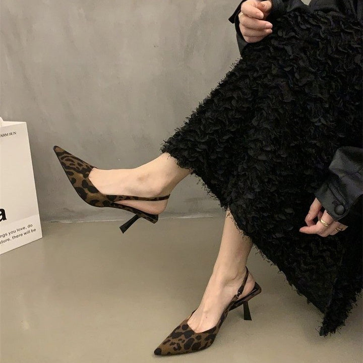 Dame elegante Slingback-hæle med feminin spids tåform Stilla