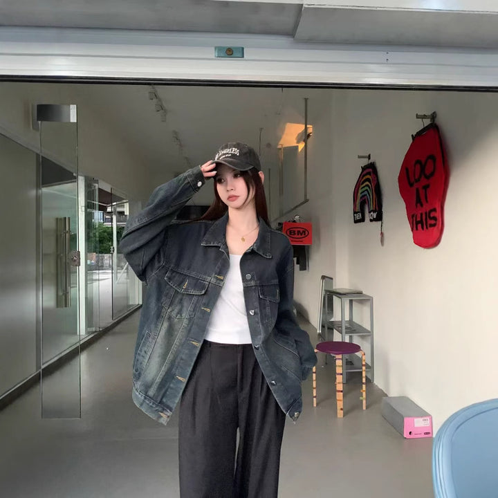 Kvinders denimjakke med vintagevask og praktiske lommer Stilla
