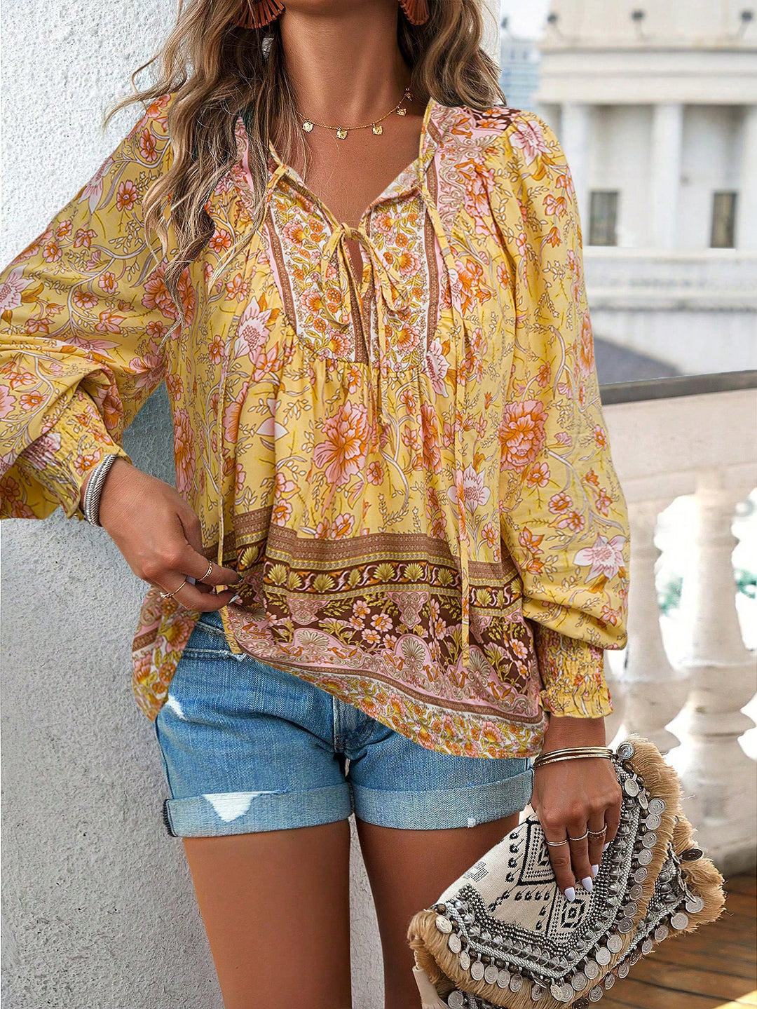 Damebluse med blomster mønstre Stilla