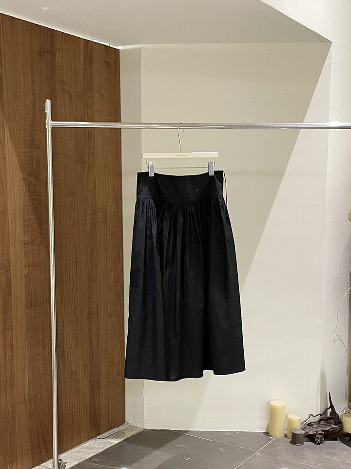 Dame Midirok med innovativ taljebånd og bred snit Stilla