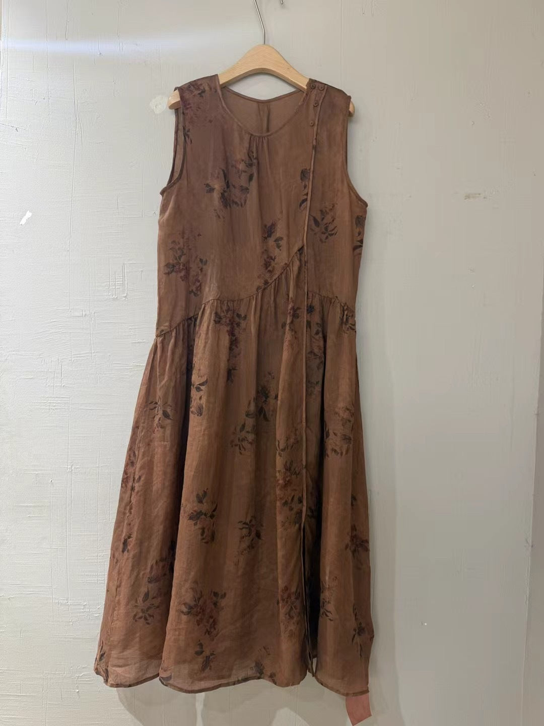 Femme Floral Midi Kjole med Rynkekant Stilla