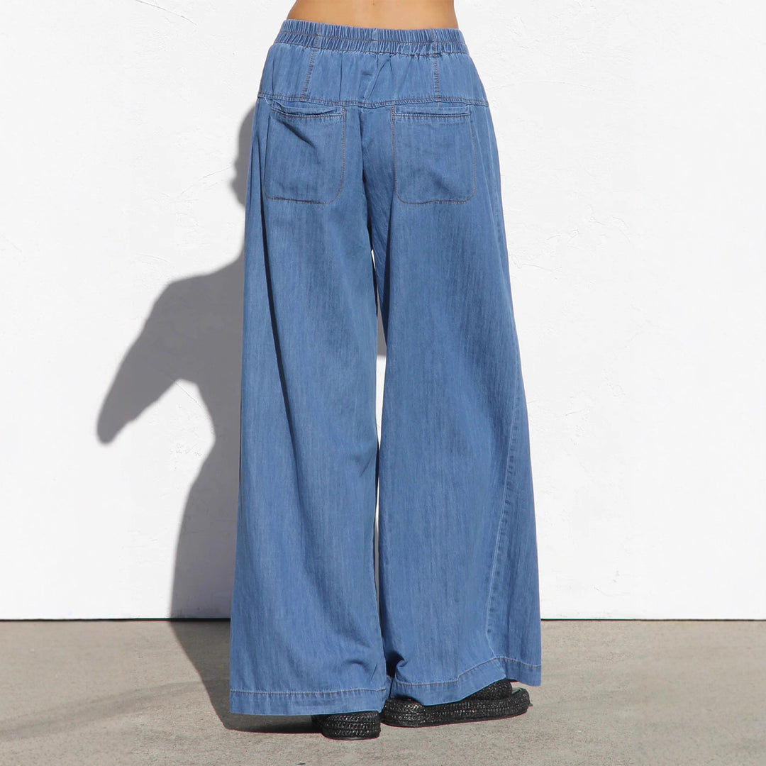 Dame brede denim shorts med elastisk talje og knapdetaljer Skovae