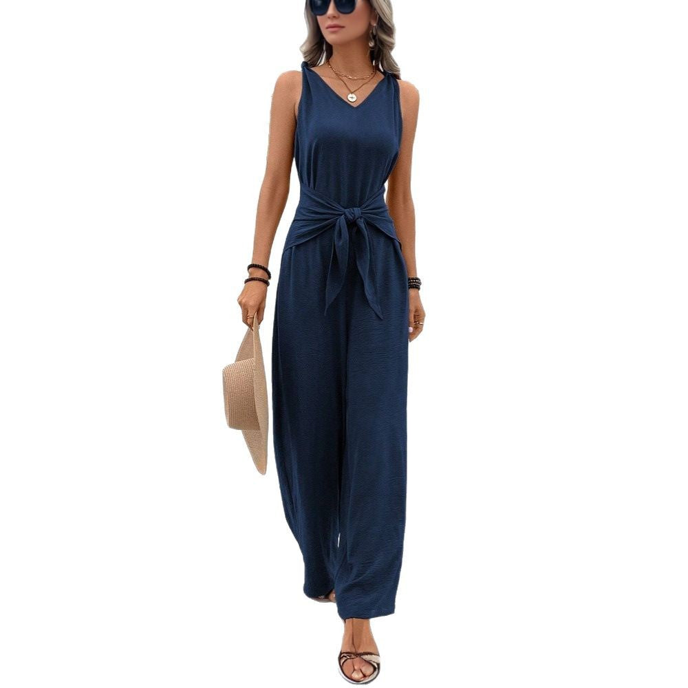 Dame jumpsuit med bælte detalje og V-hals Stilla