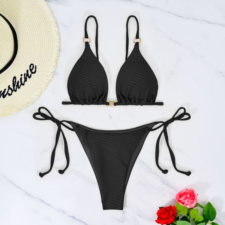 Dame Triangel-Bikini-Sæt med luksuriøst bølgedesign og funklerende accenter Stilla