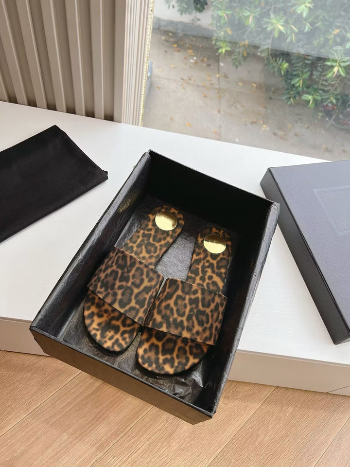 Dame Chic Slide Sandaler med elegante gyldne accenter Stilla
