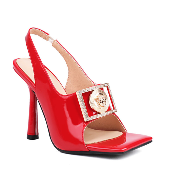 Femme Slingback-hæle med dekorativ medaillon-akkent Stilla