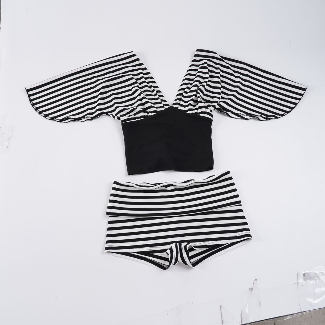 Dame Bikinisæt med voluminøse ærmer og stribet design Skovae
